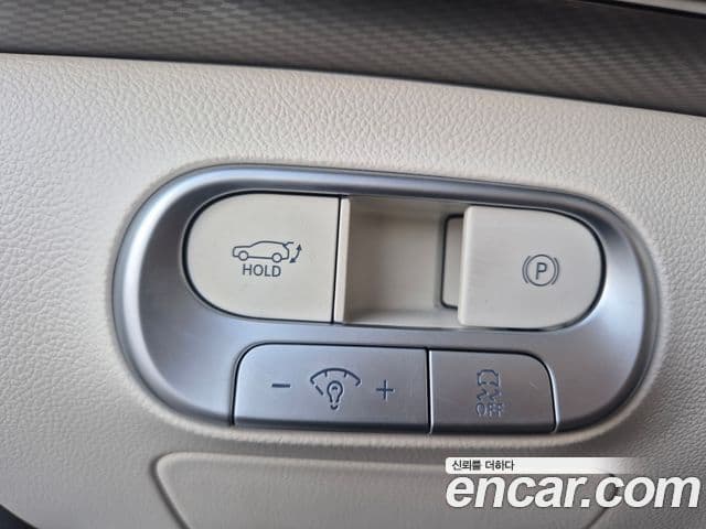 Genesis GV60 Standard, 2023 12