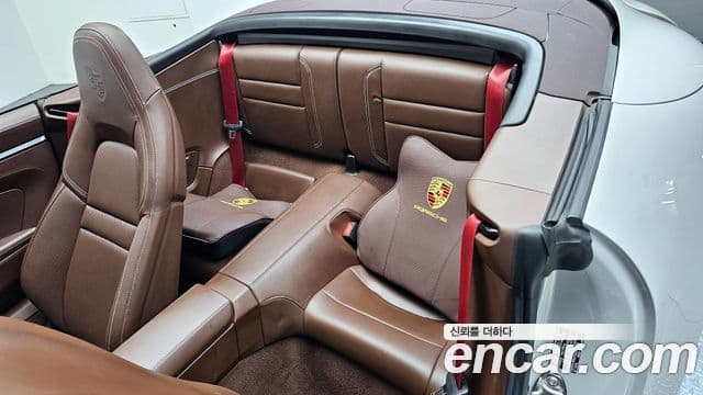 Porsche 911 (992) Carrera 4 кабриолет, 2021 11