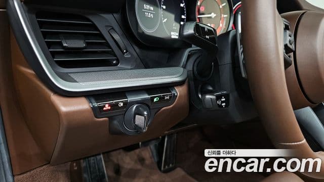 Porsche 911 (992) Carrera 4 кабриолет, 2021 14