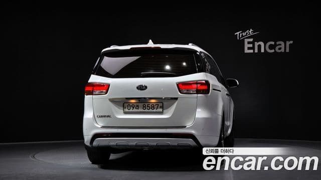 Kia All New Carnival Prestige, 2018 4