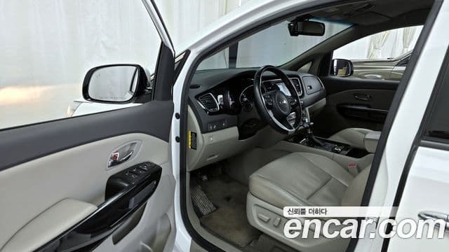Kia All New Carnival Prestige, 2018 10