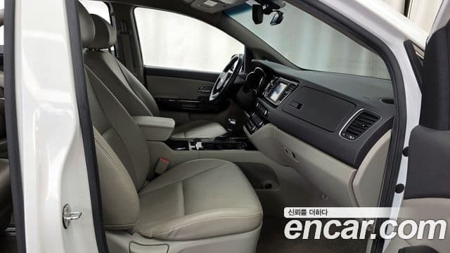 Kia All New Carnival Prestige, 2018 11