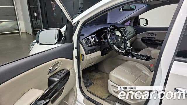 Kia The / новый New Carnival VIP, 2019 10