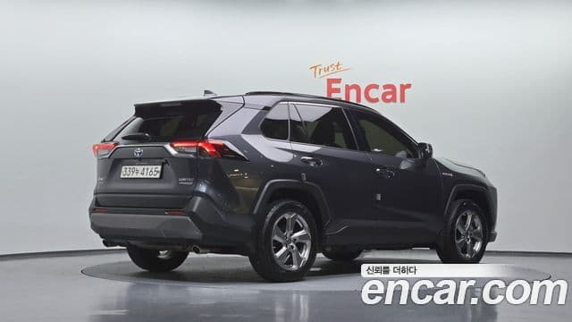 Toyota RAV4 5세대, 2021 2