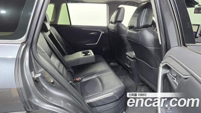 Toyota RAV4 5세대, 2021 12