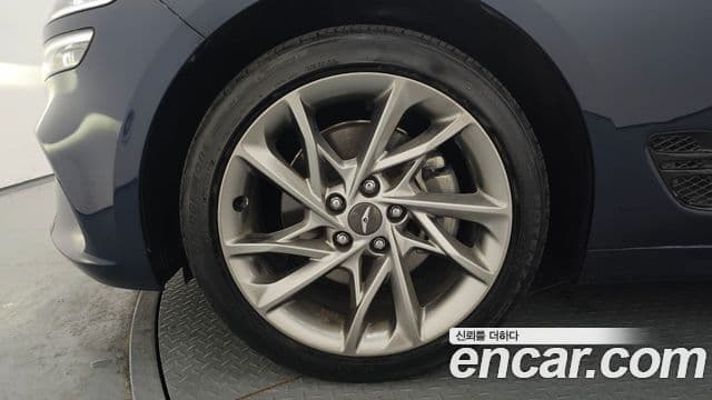 Genesis The / новый New G70, 2021 все фото