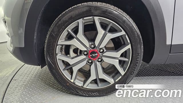 Kia Seltos Signature, 2023 все фото