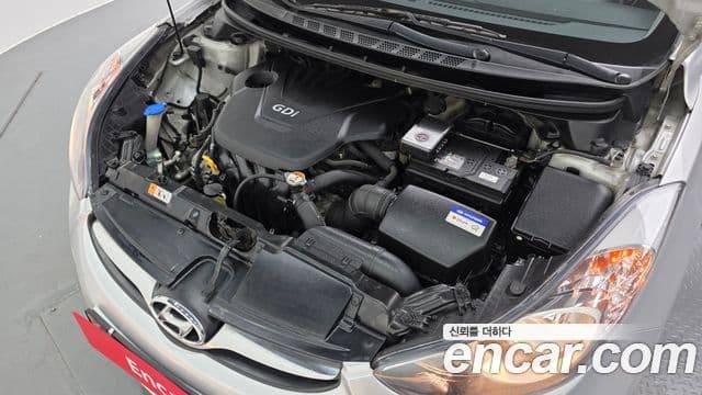 Hyundai Avante MD M16 GDI Deluxe, 2012 6