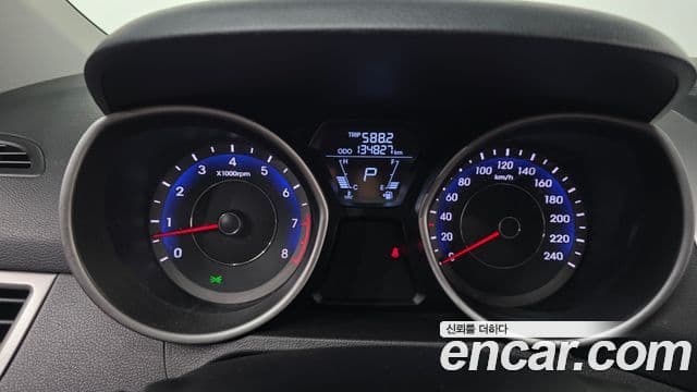 Hyundai Avante MD M16 GDI Deluxe, 2012 8