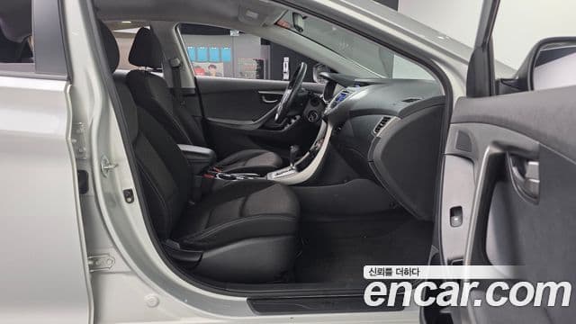 Hyundai Avante MD M16 GDI Deluxe, 2012 11