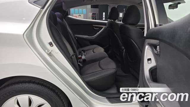 Hyundai Avante MD M16 GDI Deluxe, 2012 12