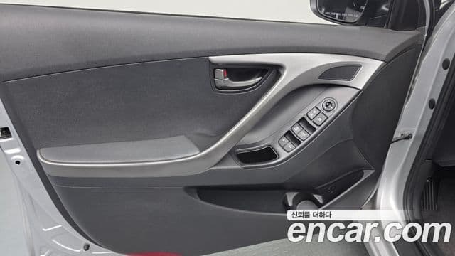 Hyundai Avante MD M16 GDI Deluxe, 2012 17