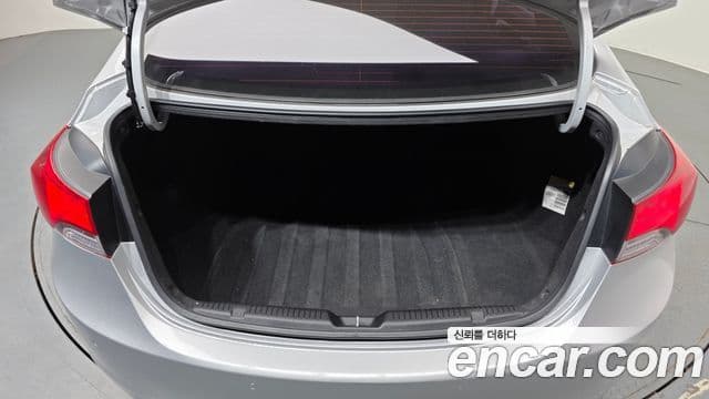 Hyundai Avante MD M16 GDI Deluxe, 2012 20