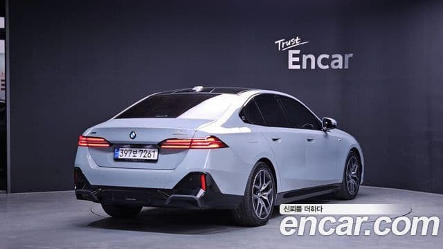 BMW 5시리즈 (G60) 523d xDrive M Sport, 2024 2