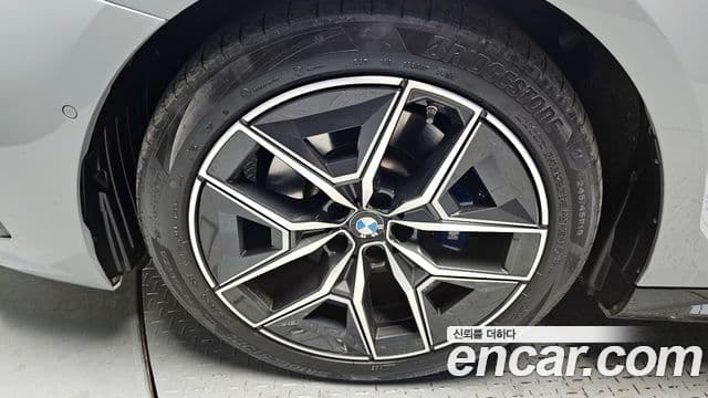 BMW 5시리즈 (G60) 523d xDrive M Sport, 2024 все фото