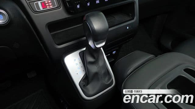 Hyundai Staria Modern, 2025 9