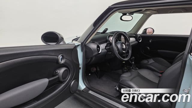 Mini Cooper SE, 2012 10