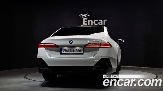 BMW 5시리즈 (G60) 520i M Sport, 2025 4