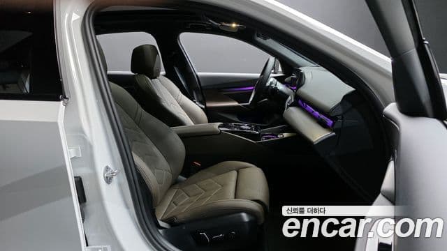 BMW 5시리즈 (G60) 520i M Sport, 2025 10