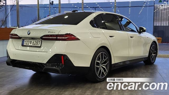 BMW 5시리즈 (G60) 523d M Sport, 2024 4