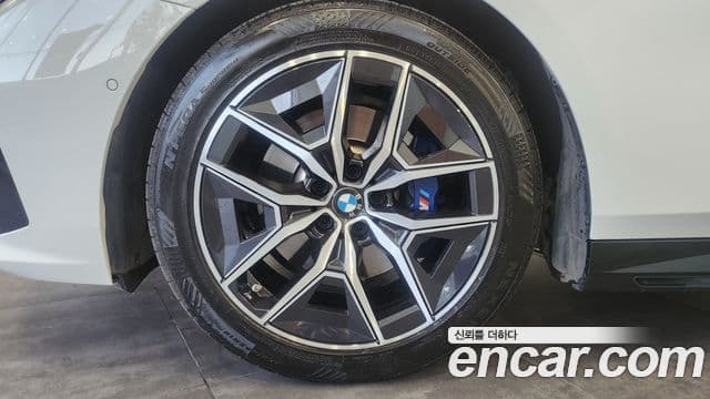 BMW 5시리즈 (G60) 523d M Sport, 2024 все фото