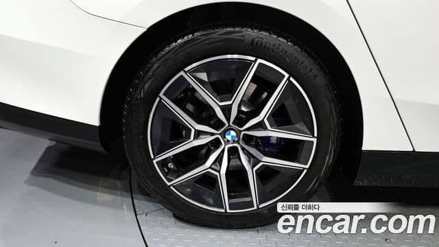 BMW 5시리즈 (G60) 520i M Sport, 2025 все фото