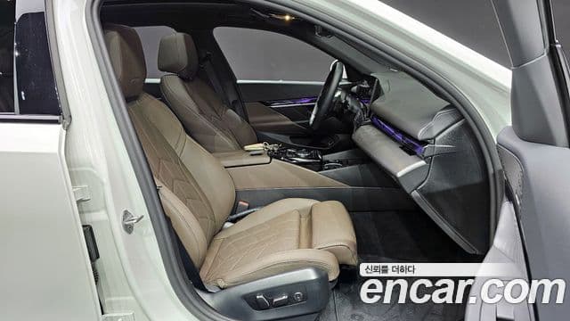 BMW 5시리즈 (G60) 520i M Sport, 2025 10