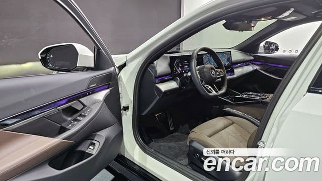 BMW 5시리즈 (G60) 520i M Sport, 2025 11