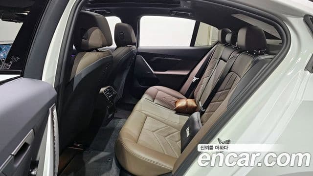 BMW 5시리즈 (G60) 520i M Sport, 2025 12