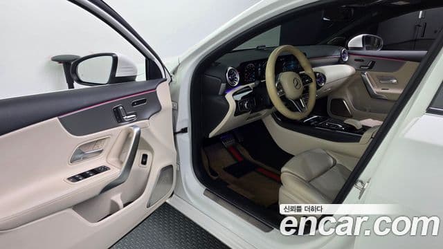 Mercedes-Benz A-класс W177 A200d седан, 2023 10