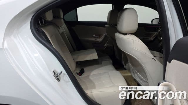 Mercedes-Benz A-класс W177 A200d седан, 2023 12