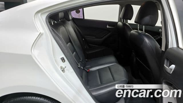 Kia K3 Trendy, 2013 12