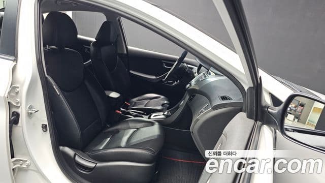 Hyundai Avante MD Premier, 2011 11