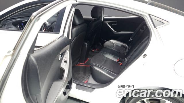 Hyundai Avante MD Premier, 2011 13