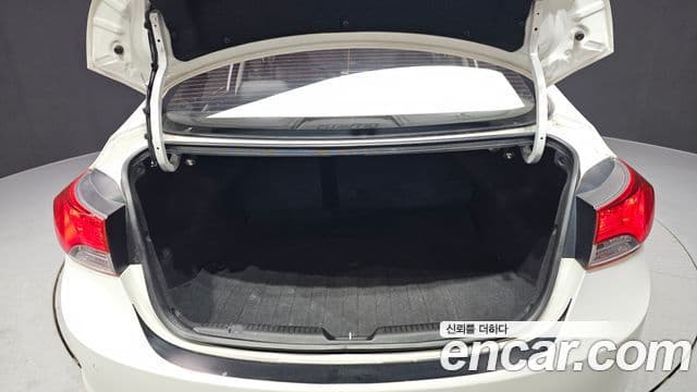 Hyundai Avante MD Premier, 2011 20