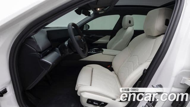 BMW 5시리즈 (G60), 2025 10