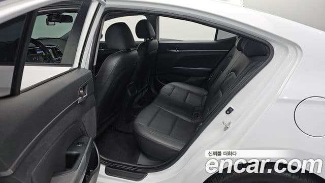 Hyundai Avante AD 1.6 GDI Value Plus, 2018 11