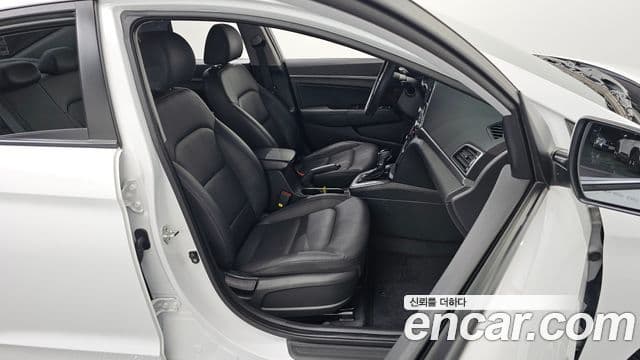 Hyundai Avante AD 1.6 GDI Value Plus, 2018 12