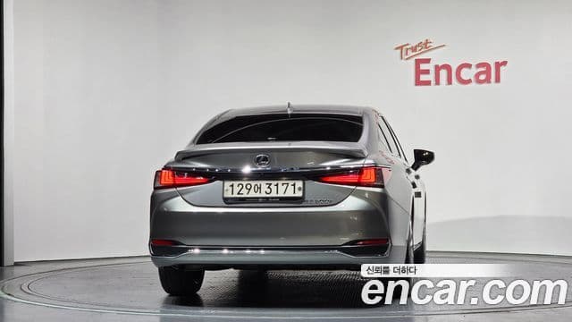 Lexus ES300h 7세대 Executive, 2023 4