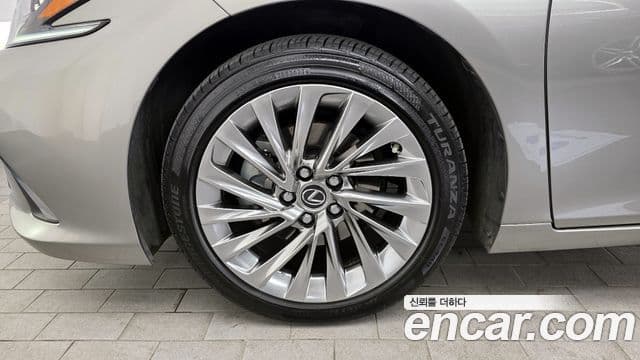 Lexus ES300h 7세대 Executive, 2023 все фото