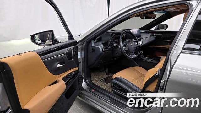 Lexus ES300h 7세대 Executive, 2023 10