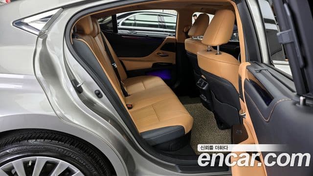Lexus ES300h 7세대 Executive, 2023 12