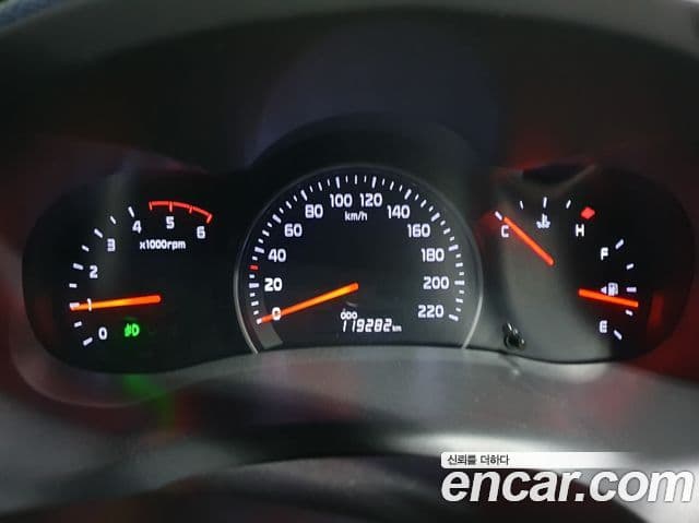 Kia Carnival R люксовая версия, 2013 11