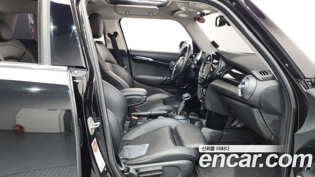 Mini Cooper 3세대, 2015 11