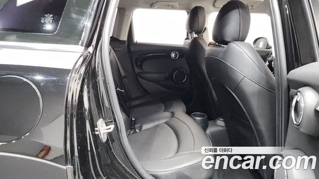 Mini Cooper 3세대, 2015 12