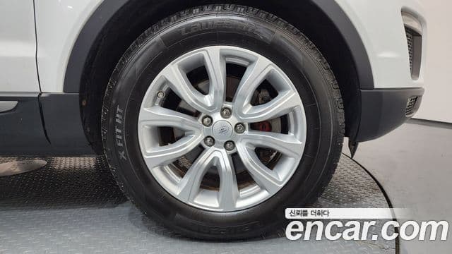 Land Rover Range Rover Evoque 2.0 TD4 SE, 2018 все фото