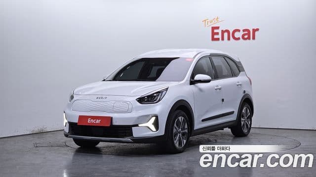 Kia Niro Plus Air (таксомоторный тип), 2023 1