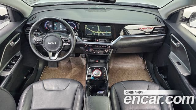 Kia Niro Plus Air (таксомоторный тип), 2023 7