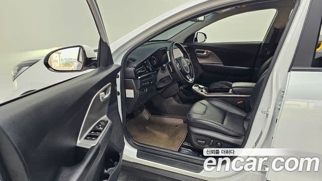 Kia Niro Plus Air (таксомоторный тип), 2023 10