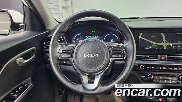 Kia Niro Plus Air (таксомоторный тип), 2023 13